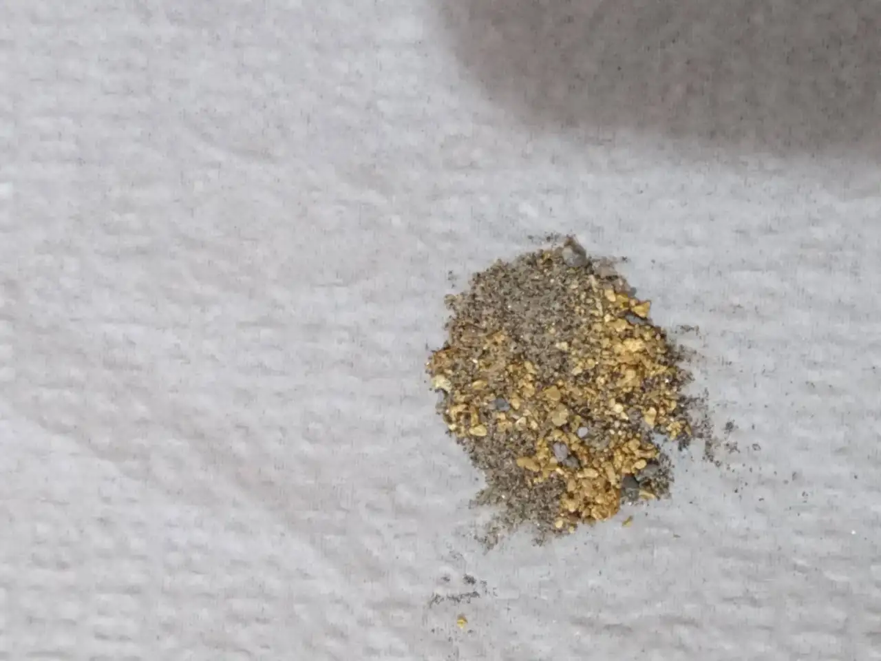 Manisa’da Altına Hücum! Salihli’de Her Gün 1 Gram Altın Çıkan Yeri Paylaştı, Bir Diğer Madenci Rekor Kırdı
